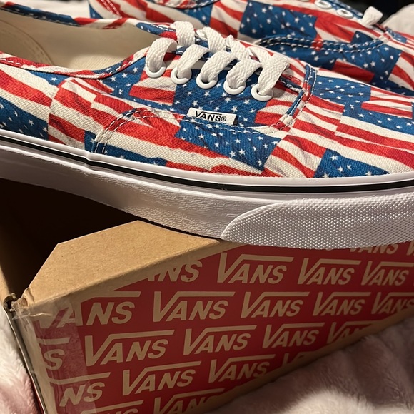 Vans Other - UnisexVans Authentic Free Flag Classic Skate Shoes Size 9.5M/11W